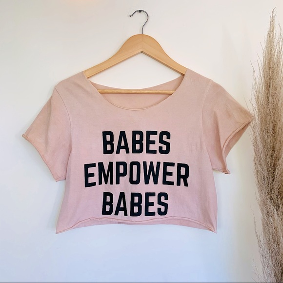 Tops - Cropped Graphic Tee